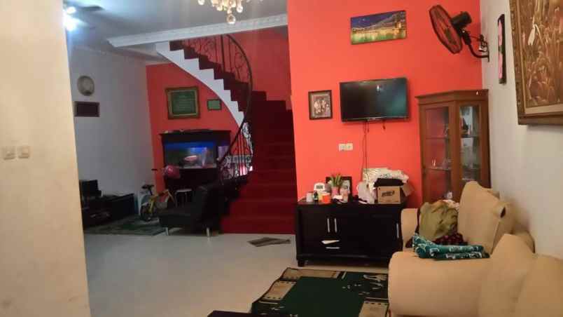 rumah murah 1 5 lantai di pondok bambu jakarta timur