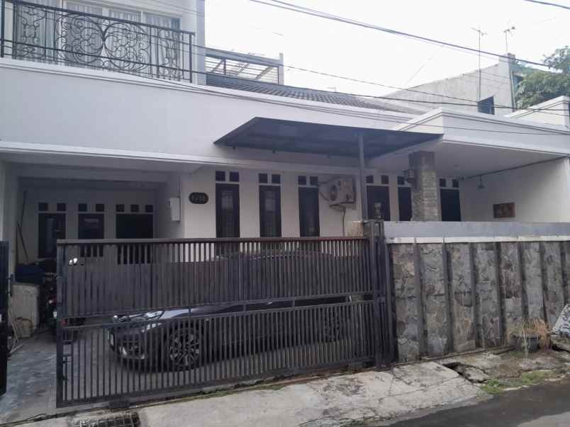 rumah murah 1 5 lantai di pondok bambu jakarta timur