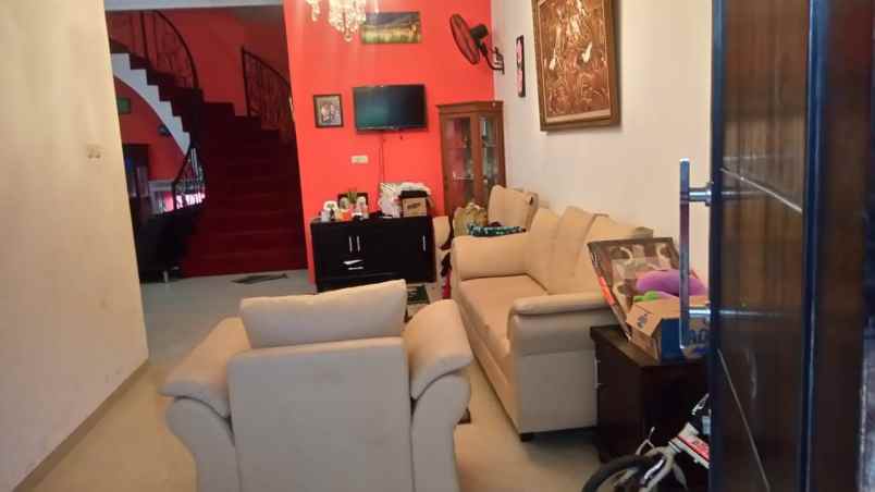 rumah murah 1 5 lantai di pondok bambu jakarta timur