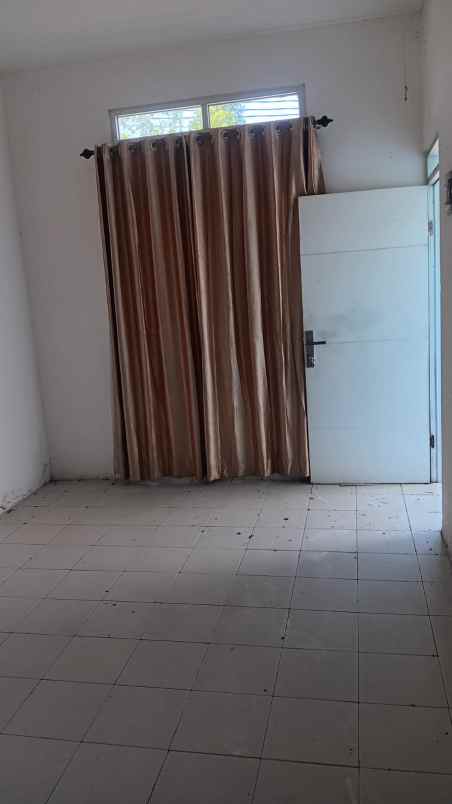 rumah murah dan luas dekat stasiun kereta