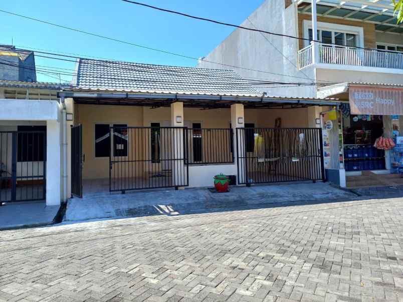 rumah nanas pocan row 2 5 mobil