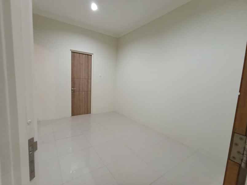 rumah new dukuh kupang 2 lantai siap huni surabaya