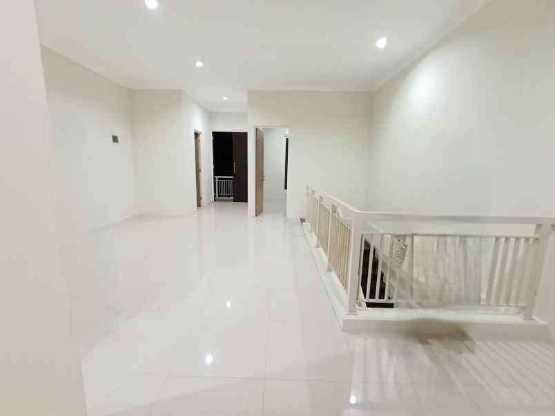 rumah new dukuh kupang 2 lantai siap huni surabaya