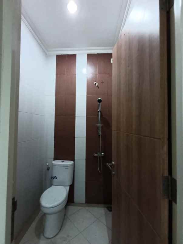rumah new dukuh kupang 2 lantai siap huni surabaya