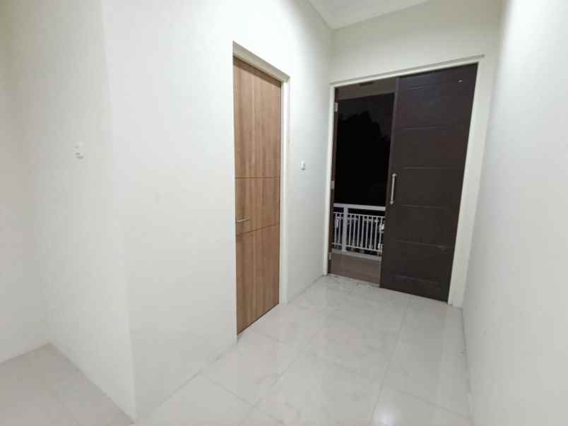 rumah new dukuh kupang 2 lantai siap huni surabaya