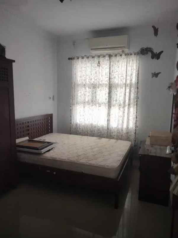 rumah nyaman manis di bintara pondok kopi