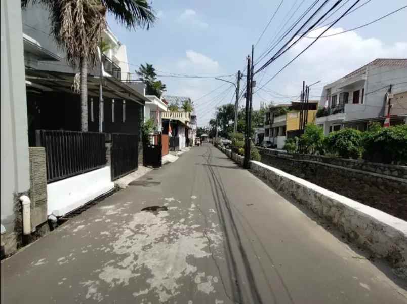 rumah nyaman manis di bintara pondok kopi