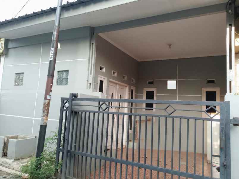 rumah nyaman manis di bintara pondok kopi
