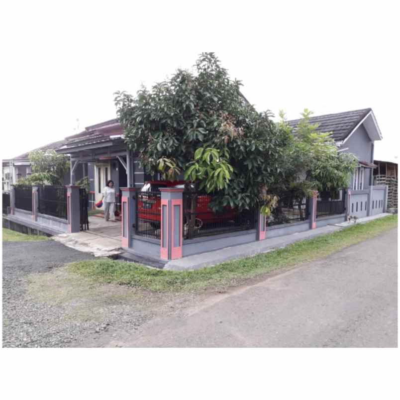 rumah pagar dewa kota bengkulu