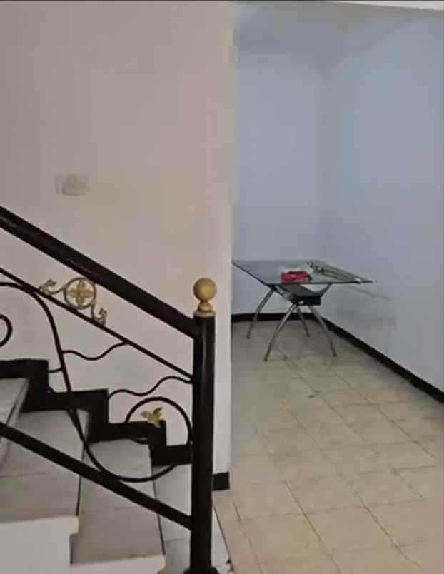 rumah pakuwon city taman mutiara strategis