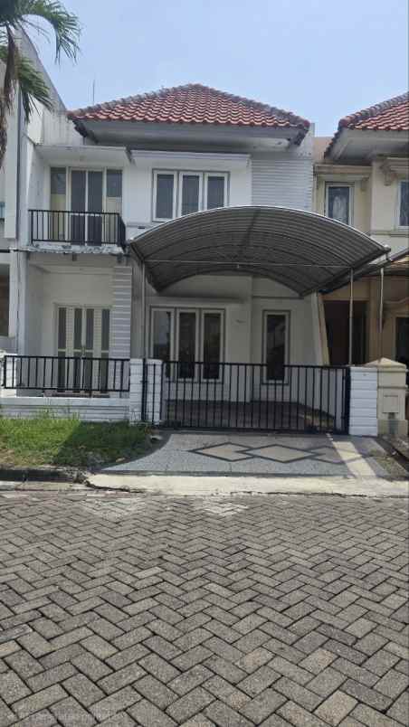 rumah pakuwon city taman mutiara strategis