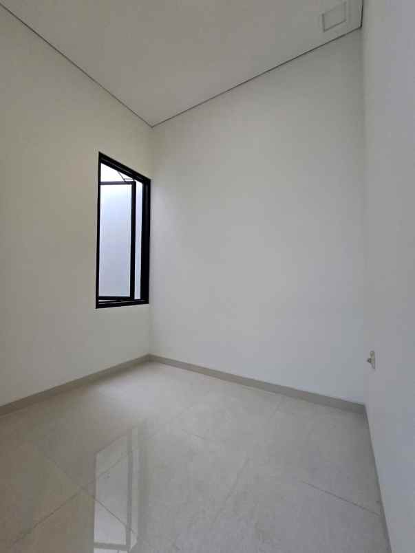 rumah ready stock akses 2 mobil di rawamangun