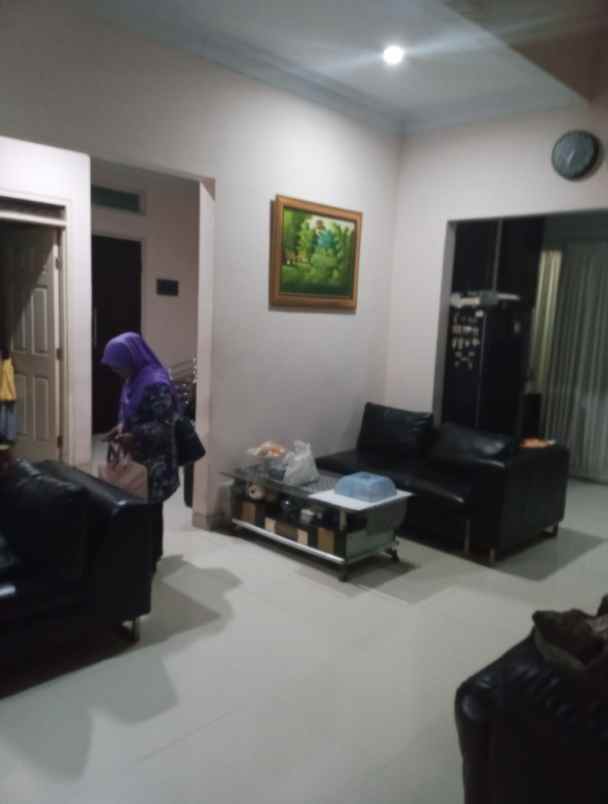 rumah second 2 pantai terawat di harjamukti depok
