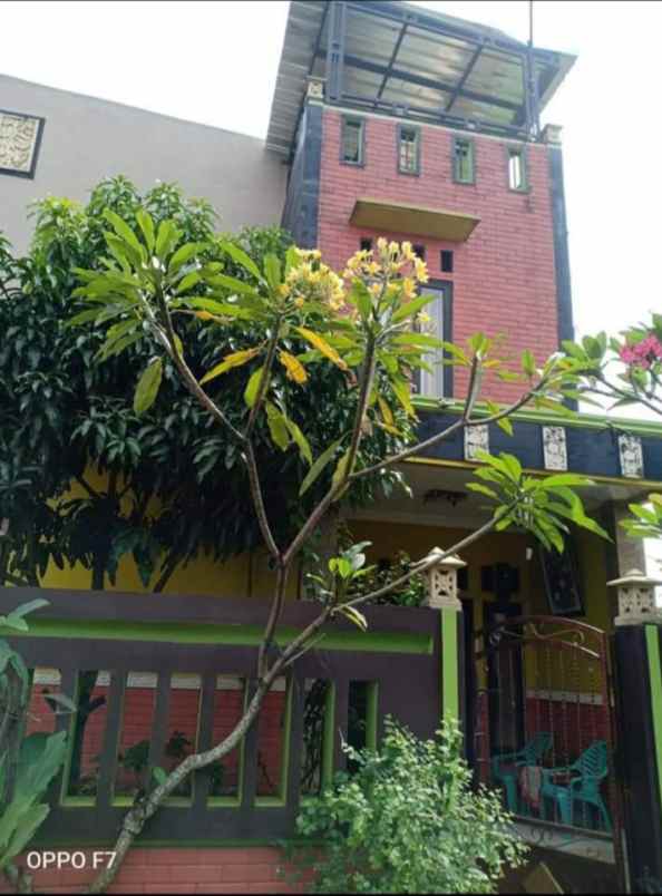 rumah second 3 lantai murah siap huni dicipayung depok