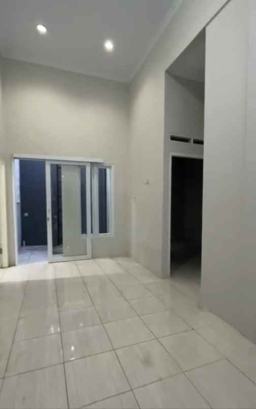 rumah second apik di mampang depok