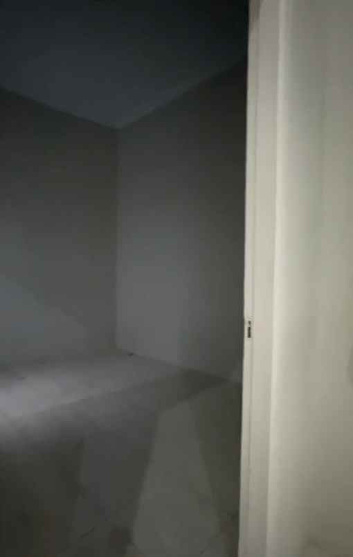 rumah second apik di mampang depok