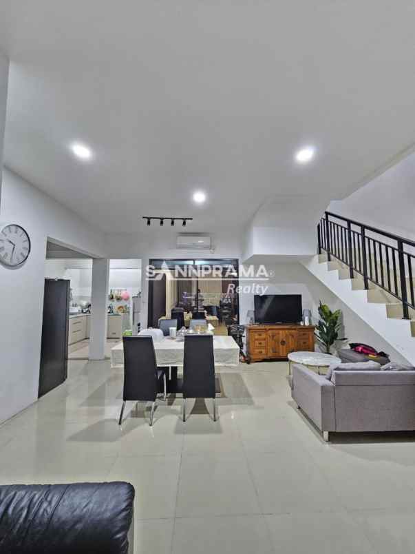 rumah second hook murah siap huni disawangan depok