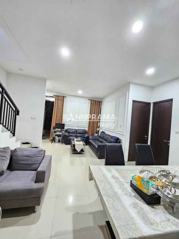 rumah second hook murah siap huni disawangan depok