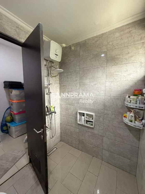 rumah second hook murah siap huni disawangan depok