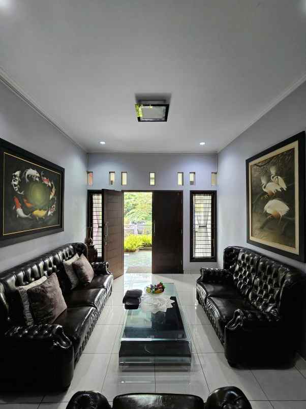 rumah second kokoh terawat di pondok kelapa jaktim