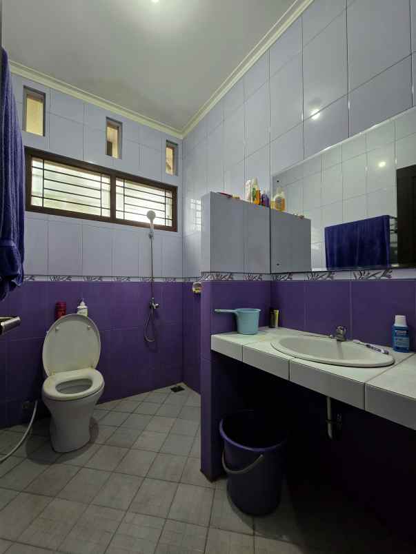 rumah second kokoh terawat di pondok kelapa jaktim