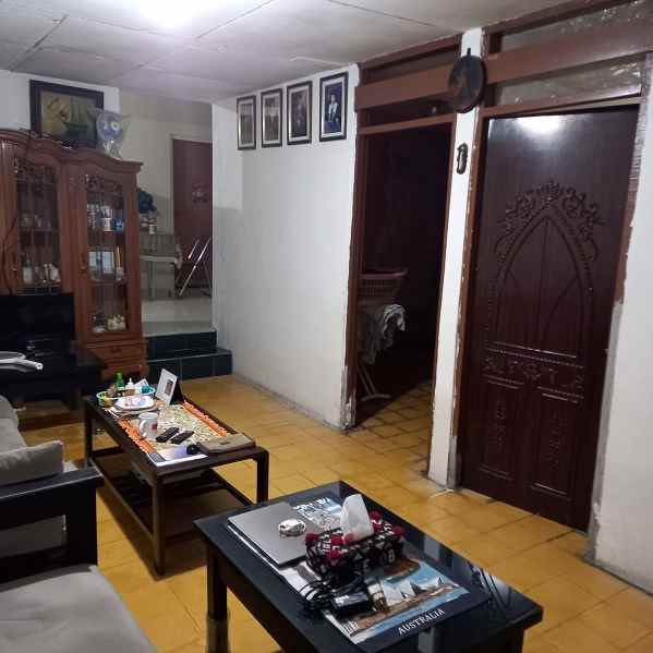 rumah second strategis bebas banjir di bekasi kota