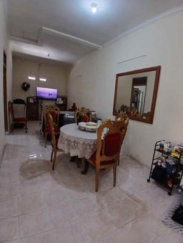 rumah second terawat strategis di mampang depok
