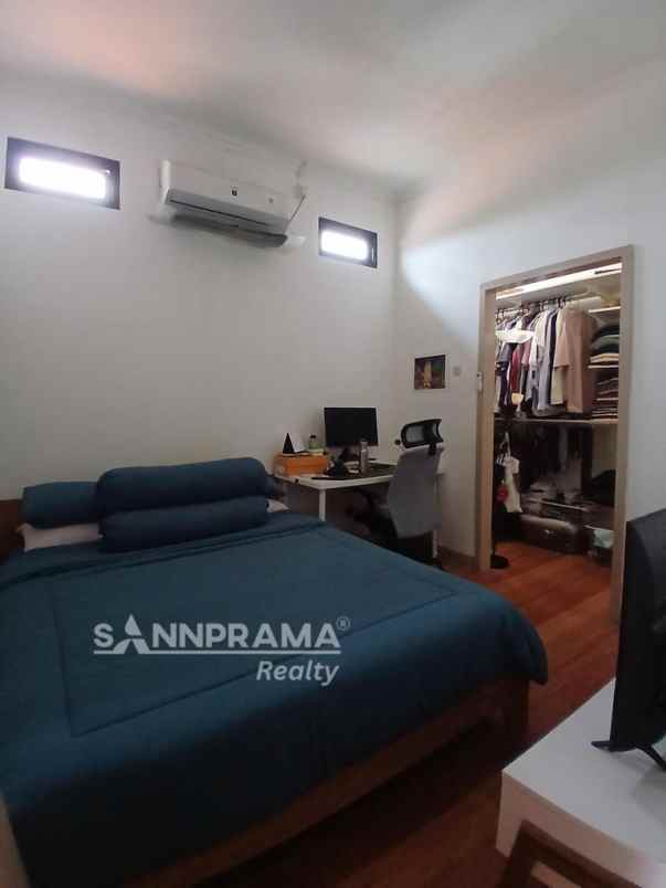 rumah second terawat strategis di mampang depok iml