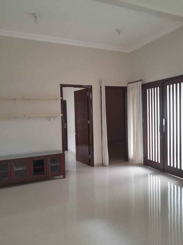 rumah siap huni lokasi di villa puncak tidar