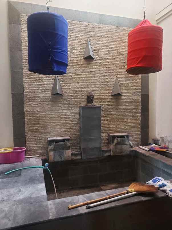 rumah strategis dekat sekolah pusat belanja siap huni