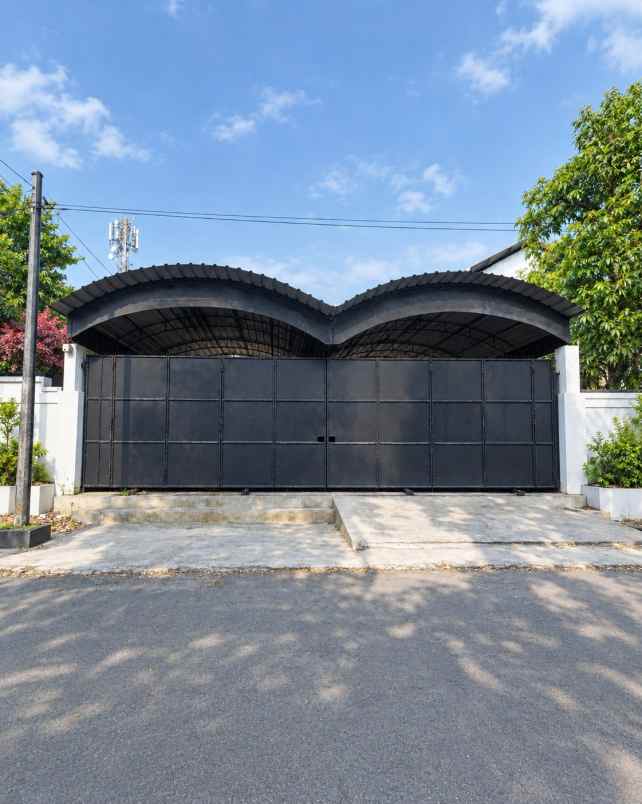 rumah sukomanunggal jaya hitung tanah row 2 5 mobil