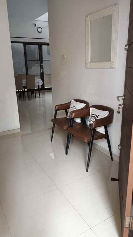 rumah tenggilis minimalis 2 lantai siap huni