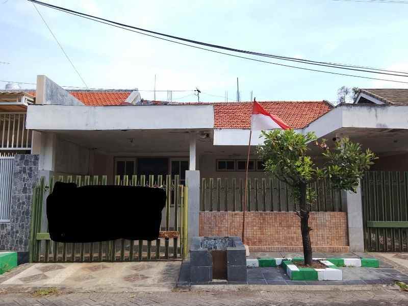 rumah tenggilis utara strategis listrik 4400