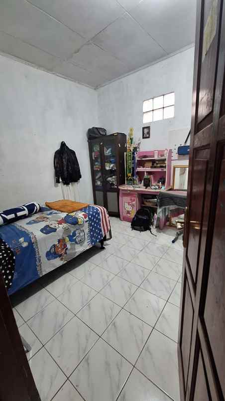 rumah terawat 2 lantai jl depok antapani bandung