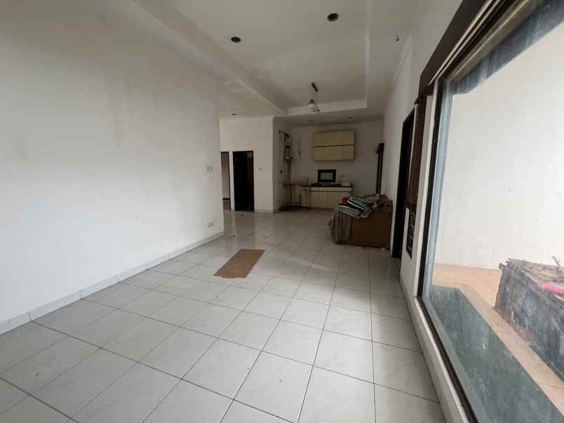 rumah tinggal di mabad rempoa kota tangerang selatan