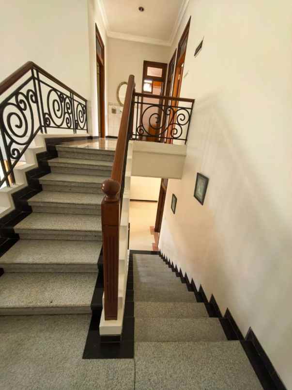 rumah villa bukit mas cluster monaco siap huni