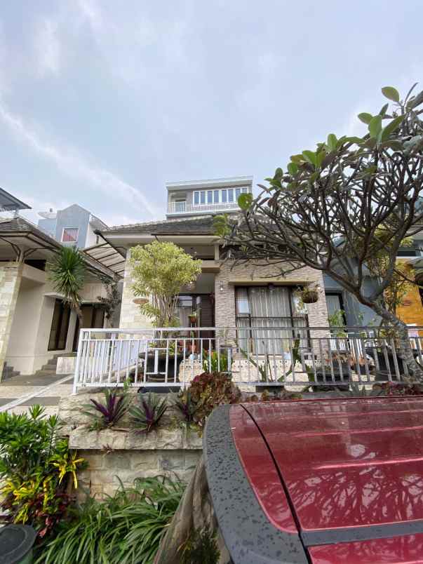 rumah villa murah 2 lantai edisi bu di kota batu