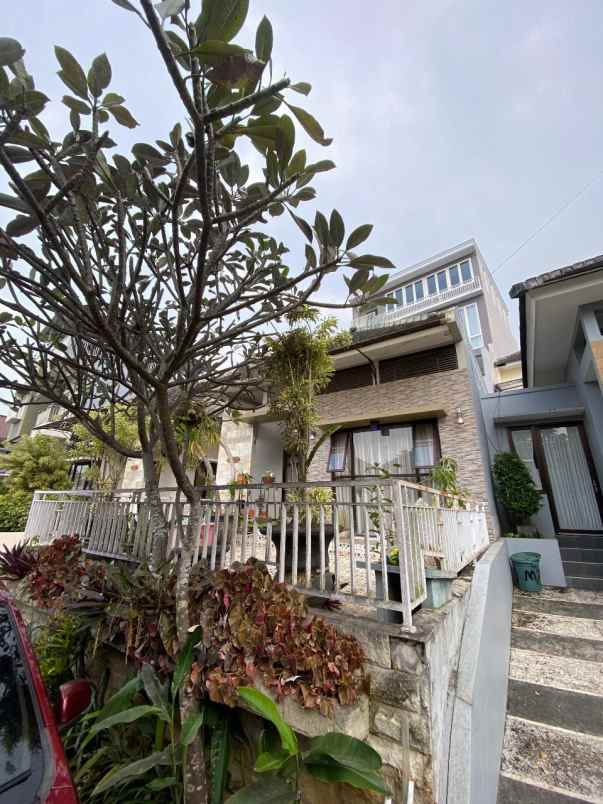 rumah villa murah 2 lantai edisi bu di kota batu