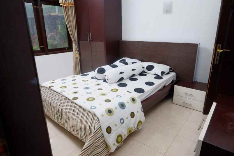 rumah villa nyaman dan strategis dekat pusat kota batu