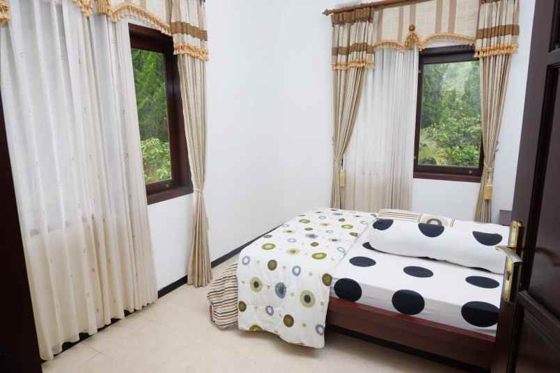 rumah villa nyaman dan strategis dekat pusat kota batu