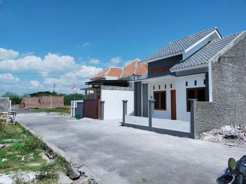 rumah waru baki sukoharjo