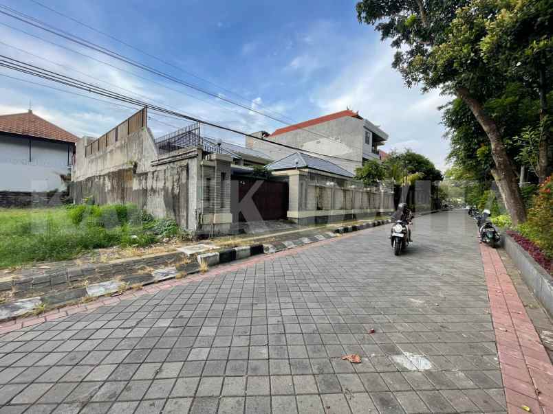 tanah jalan puputan renon pusat kota denpasar
