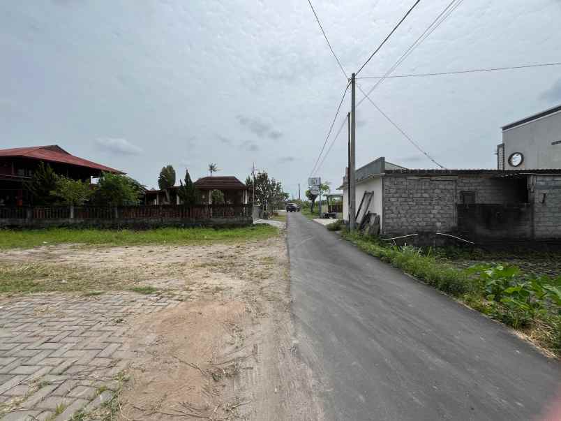 tanah jogja di kaliurang km 8 dekat hyatt dan ugm