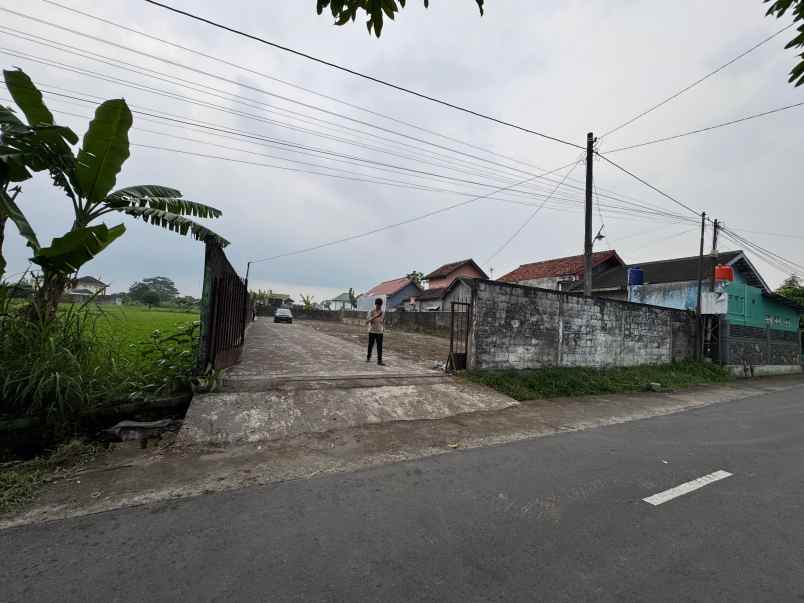 tanah tepi aspal dekat ugm dan hyatt siap bangun