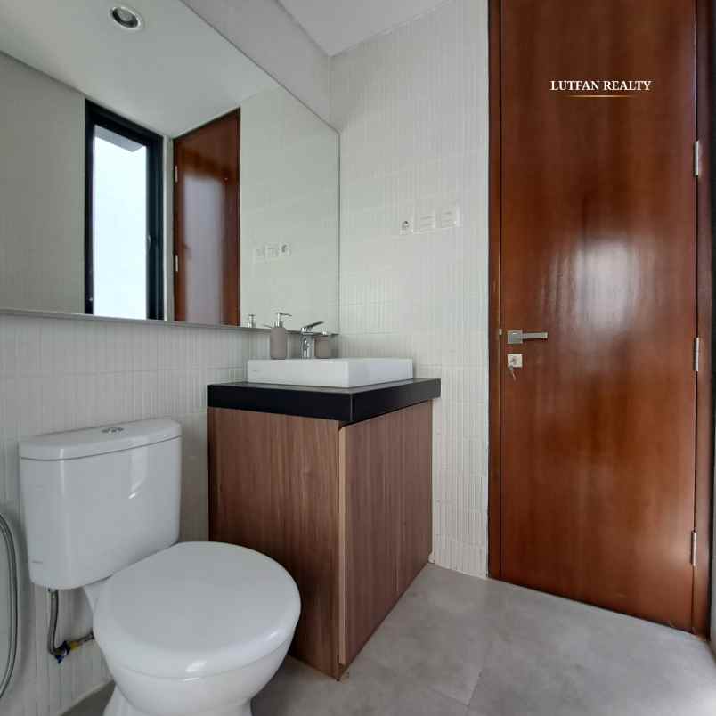 townhouse jati padang dekat area cbd simatupang