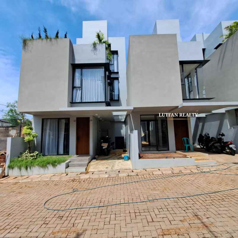 townhouse jati padang dekat area cbd simatupang