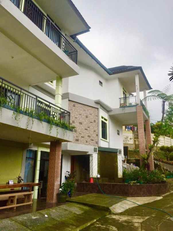 villa batulayang cisarua bogor