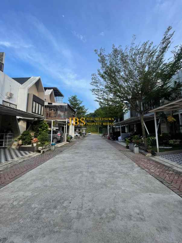 dijual cepat rumah di komplek mayfair residence medan