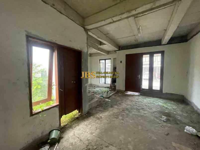 dijual cepat rumah di komplek mayfair residence medan