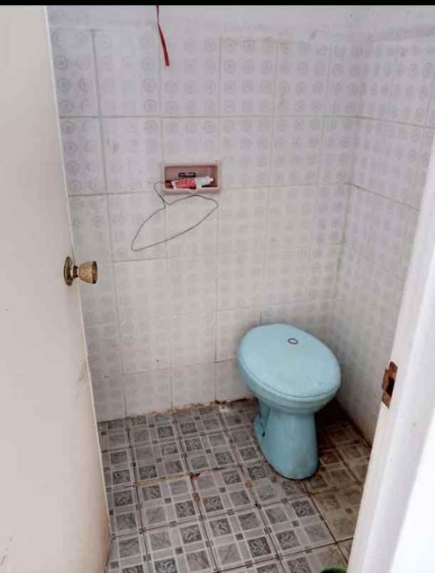 dijual kost jl garuda sakti km 1